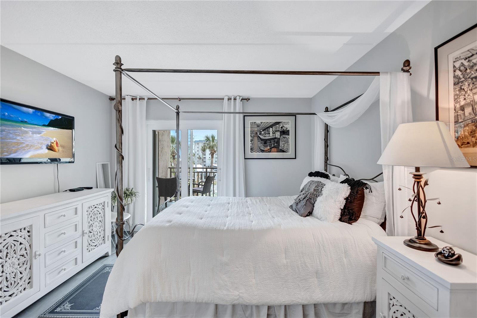 PRESIDENTIAL THE - Residential