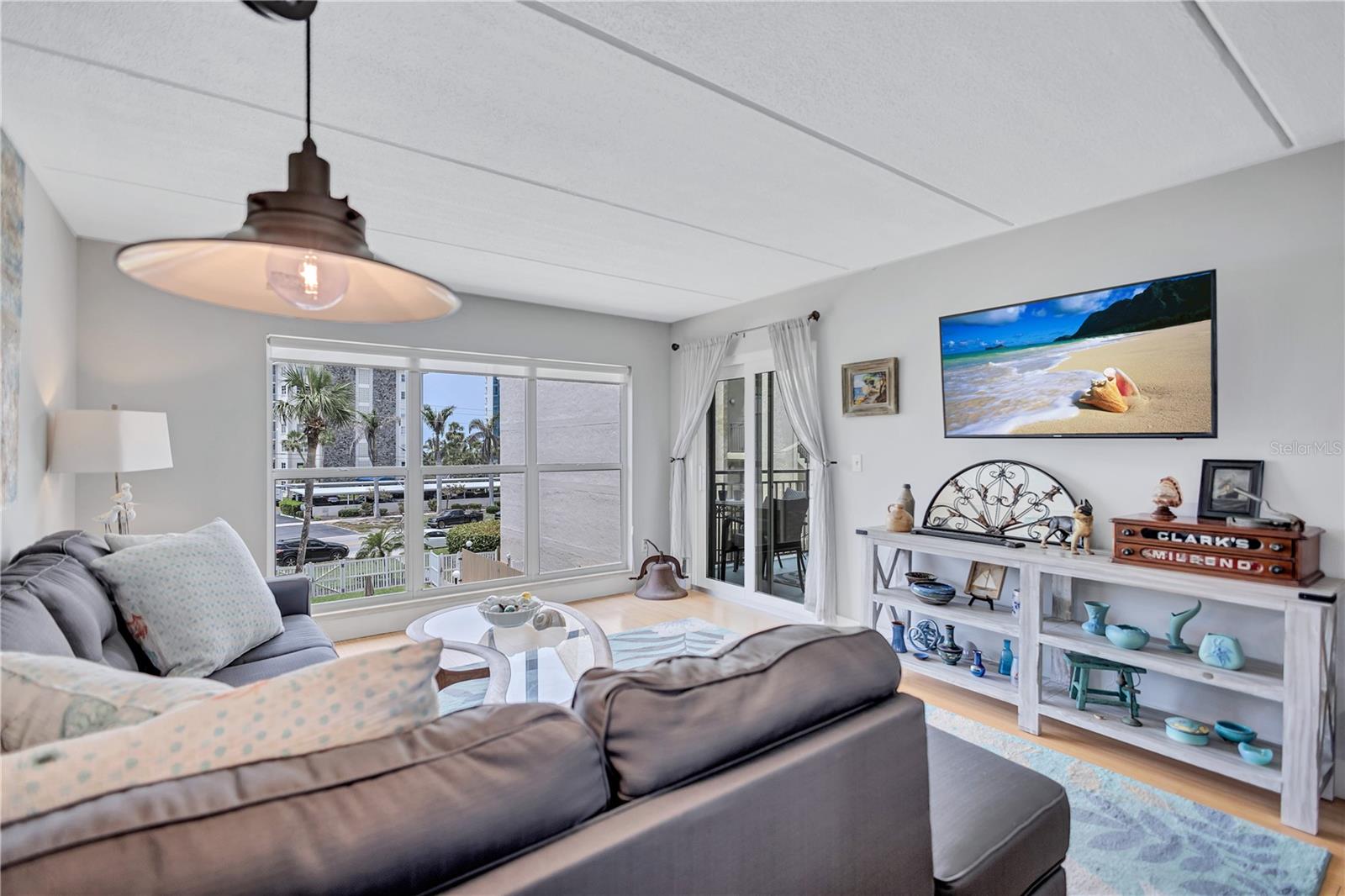 PRESIDENTIAL THE - Residential