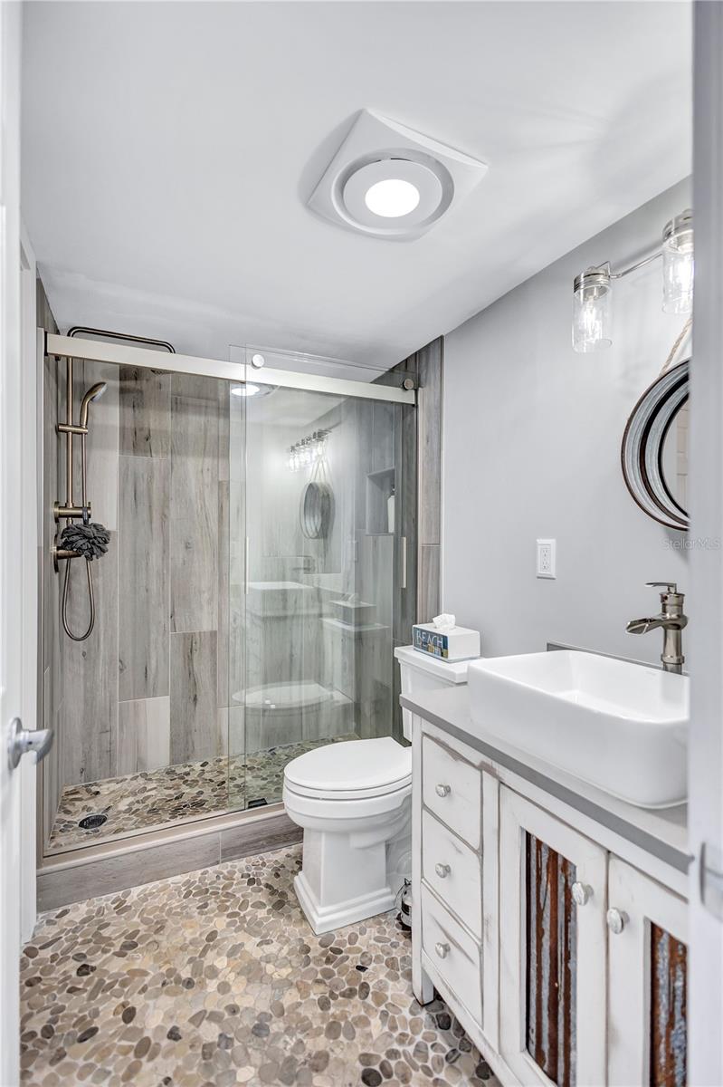 PRESIDENTIAL THE - Residential