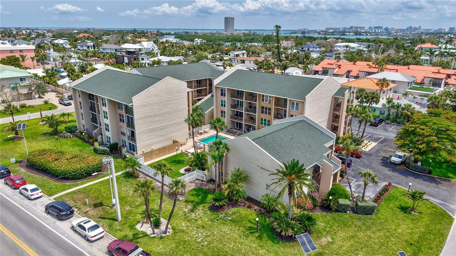 PRESIDENTIAL THE - Residential