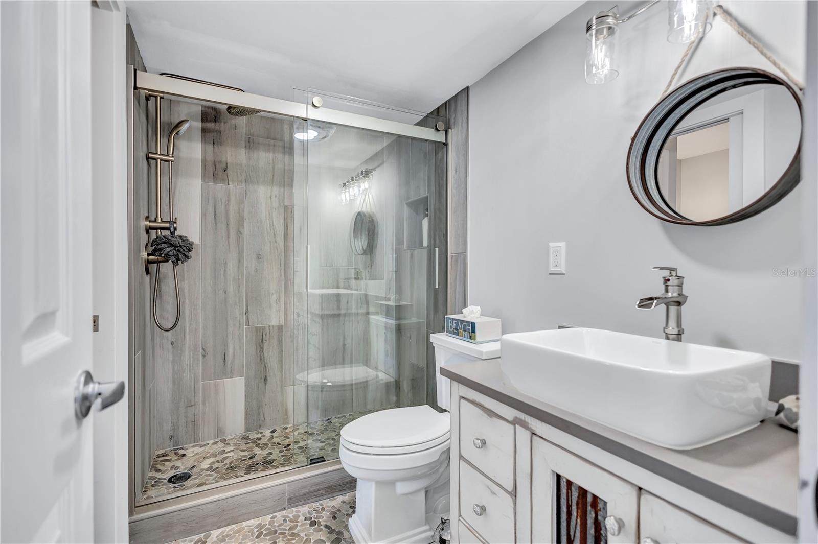 PRESIDENTIAL THE - Residential