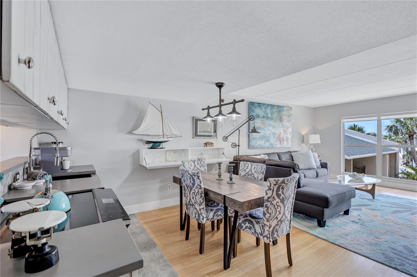 PRESIDENTIAL THE - Residential