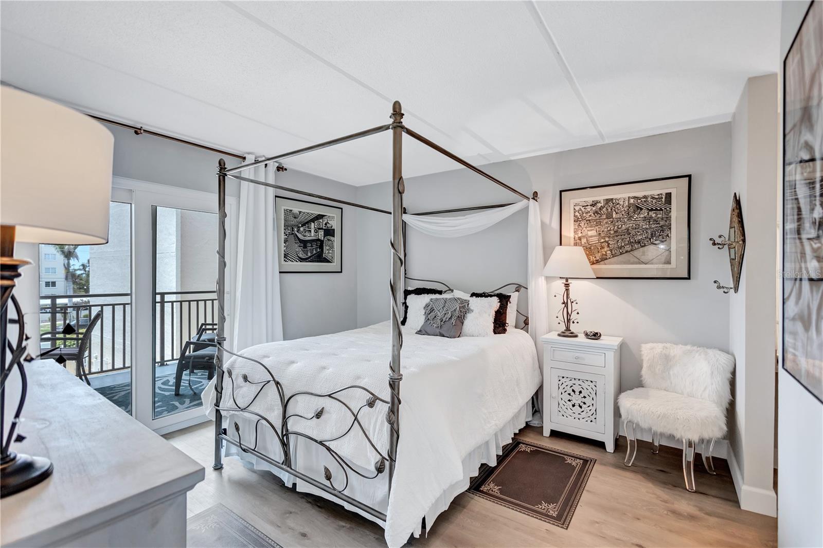 PRESIDENTIAL THE - Residential