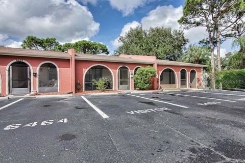 Photo of 6460 Bonnie Bay Circle N, Pinellas Park, FL 33781 (MLS # TB8432042)