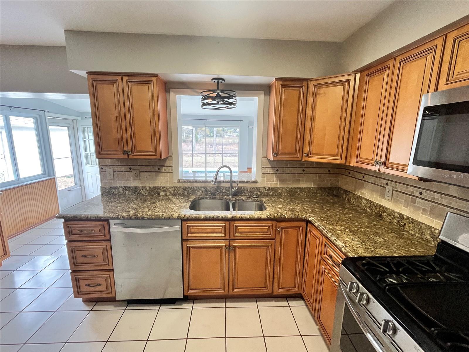 SPRING HILL - Residential