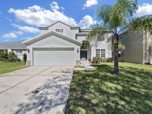 8427 CARRIAGE POINTE DR, GIBSONTON, FL 33534 - Image bbe1d87cff2f0a4a7ef155f0a008f9d8/937747242