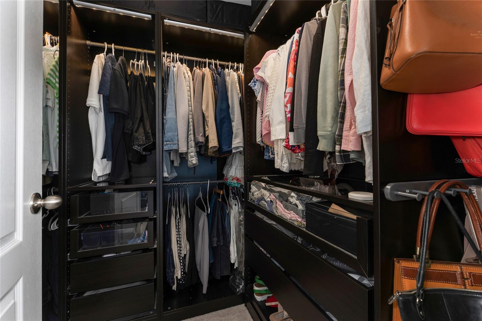 KENSINGTON RESERVE - Residential