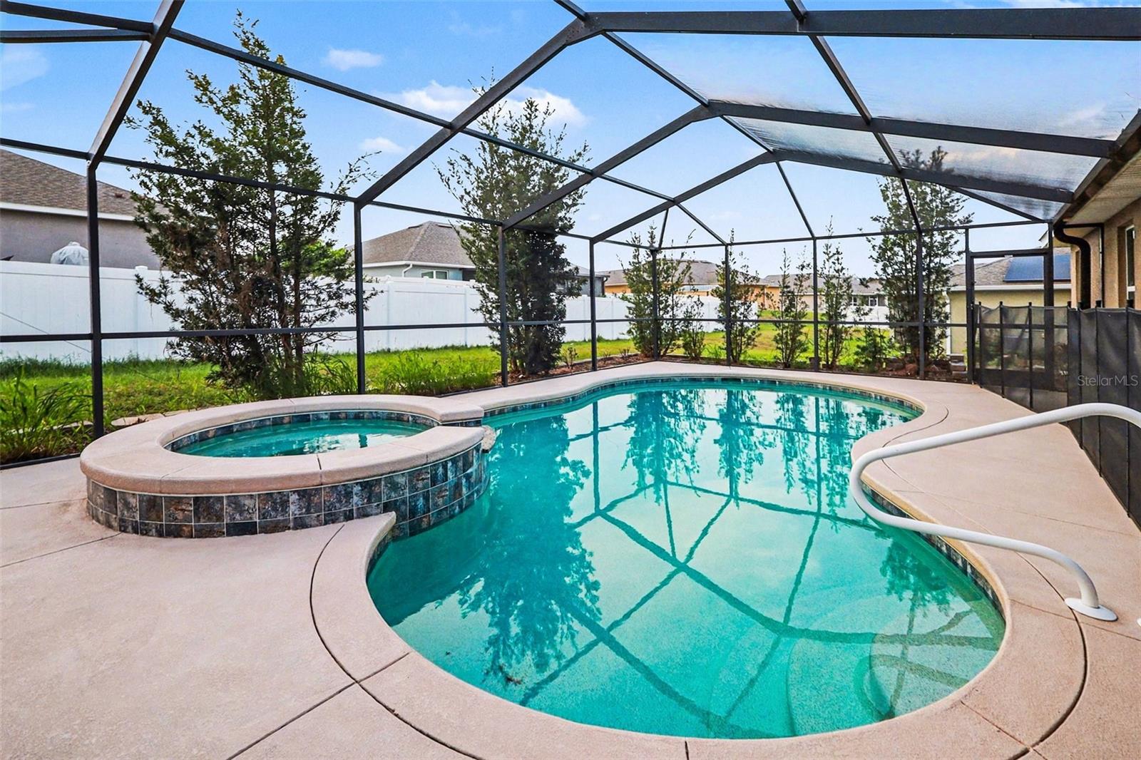 EAGLE CREST - Residential