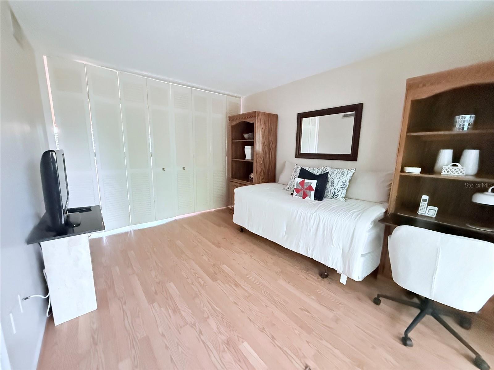 IRONWOOD FIFTEENTH - Residential