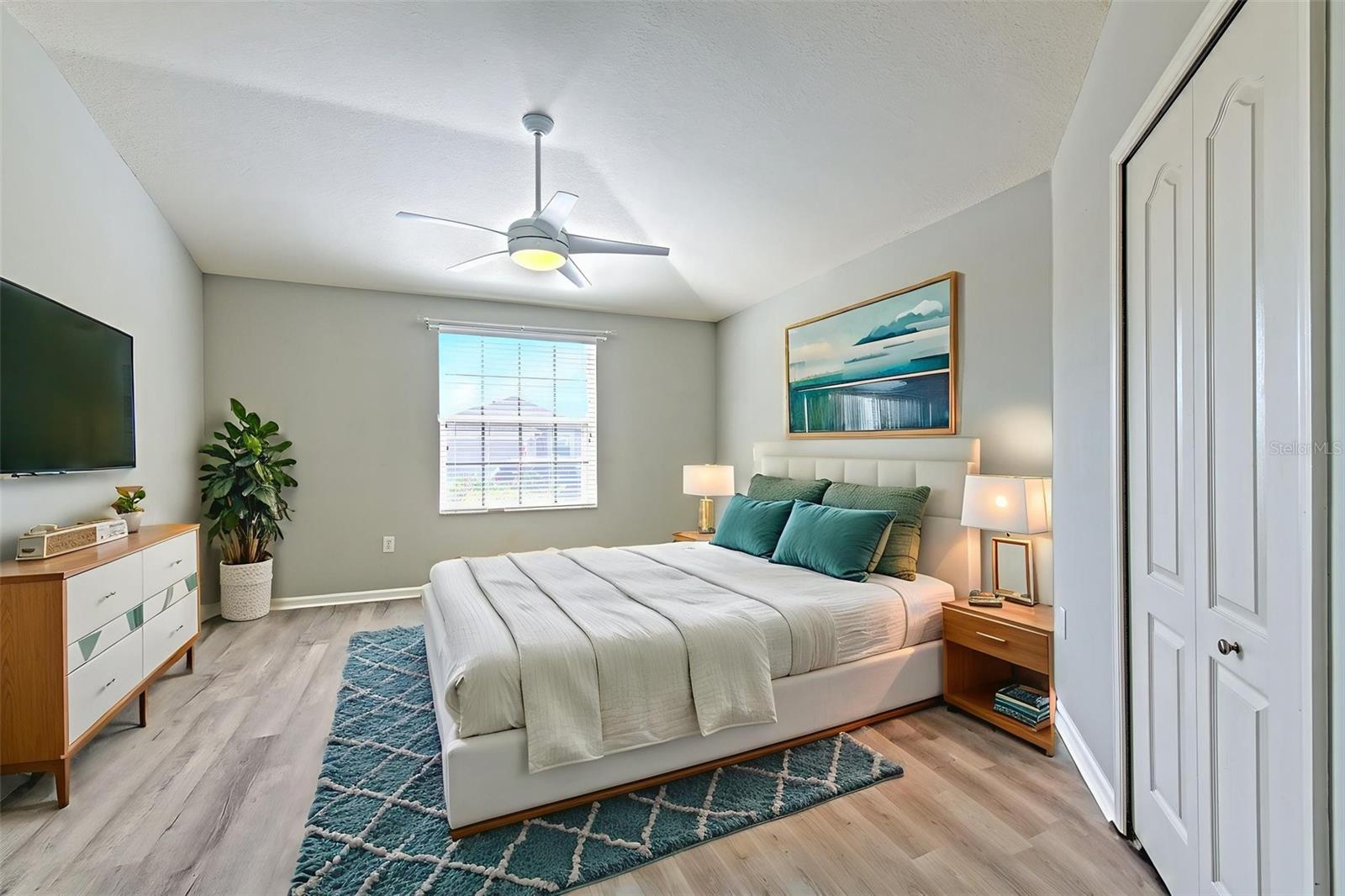 5046 GATO DEL SOL CIRCLE
