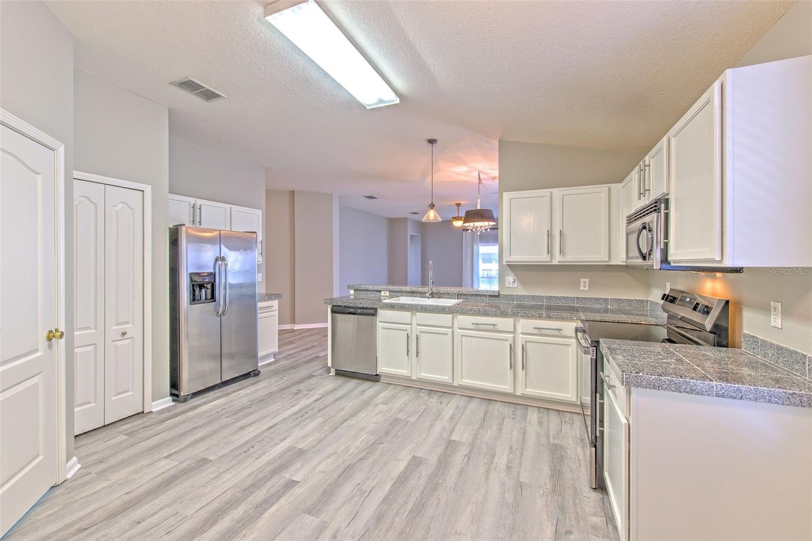 5046 GATO DEL SOL CIRCLE
