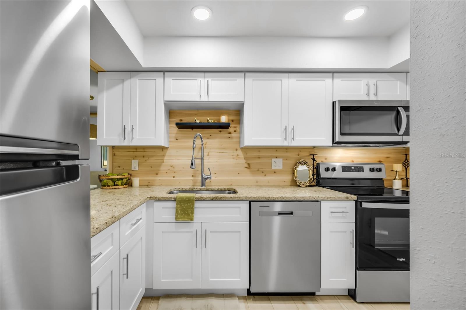 EASTWOOD SHORES 2 PH 2 - Residential Lease