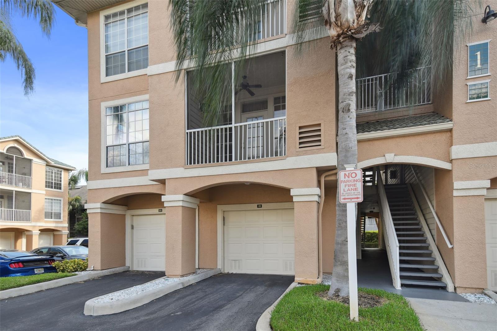 1201 BAY CLUB CIRCLE