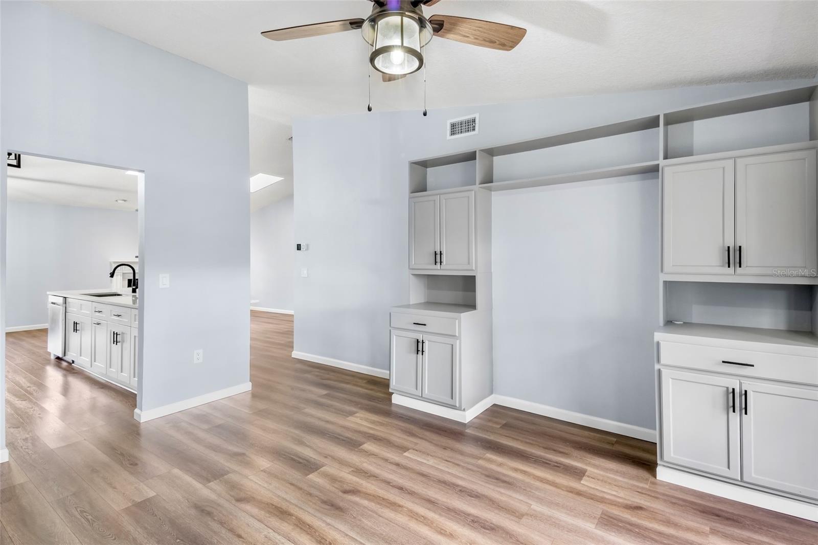 COLONIAL OAKS - Residential