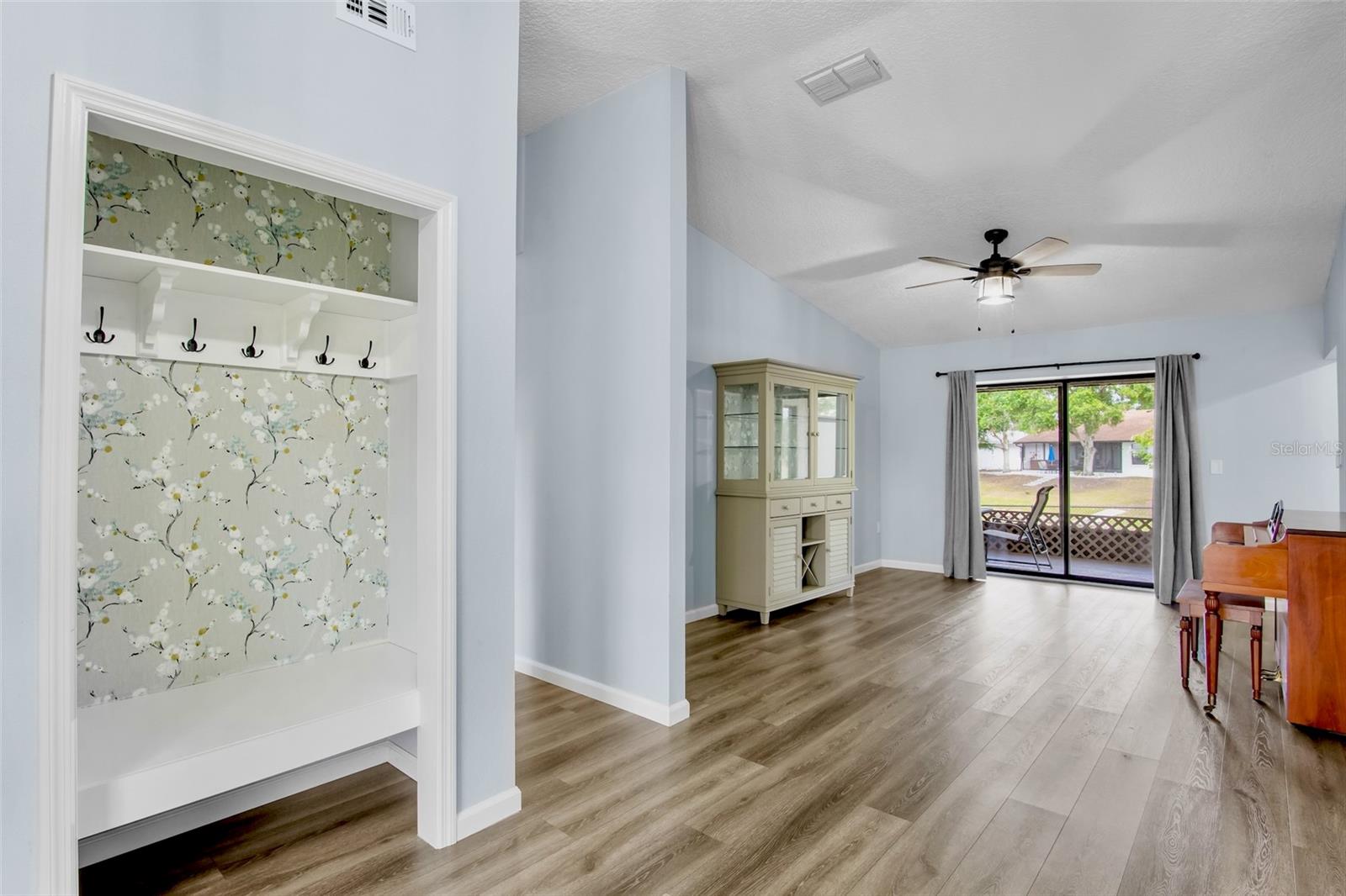 COLONIAL OAKS - Residential