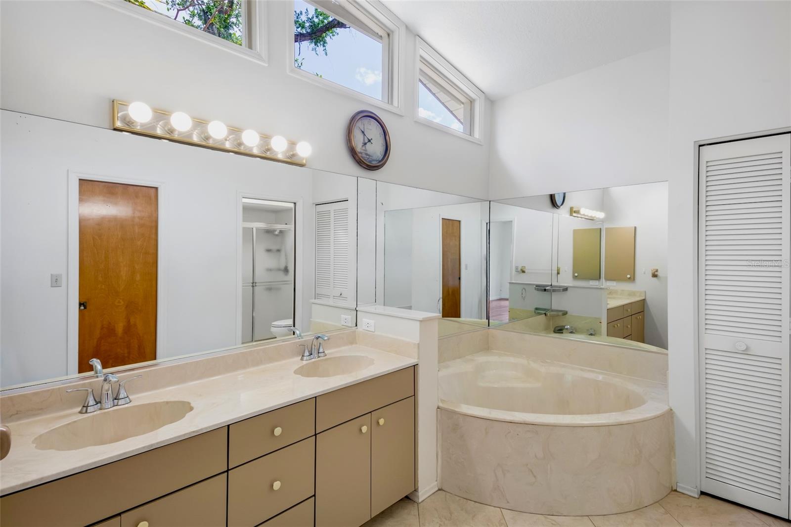 COLONIAL OAKS - Residential