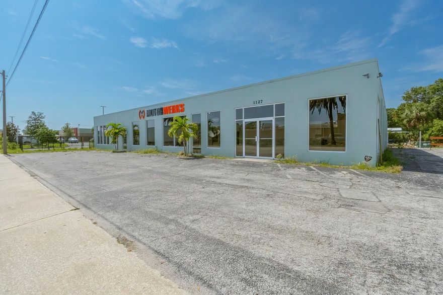 Don't miss this commercial building with a great location ! .53 acre lot with 150 feet +/- of frontage on SR520/ King St just minutes from I-95 & US-, traffic count 19,310 (2022). This concrete and metal building boast 8,640 sq ft of space, large air conditioned showroom, 3 offices, 3 bathrooms, and warehouse space. In addition there is a conference room and breakroom with sink hook-ups. Warehouse space has two roll up bay doors both 9x9 and 14,610 +/- sq ft of parking lot.