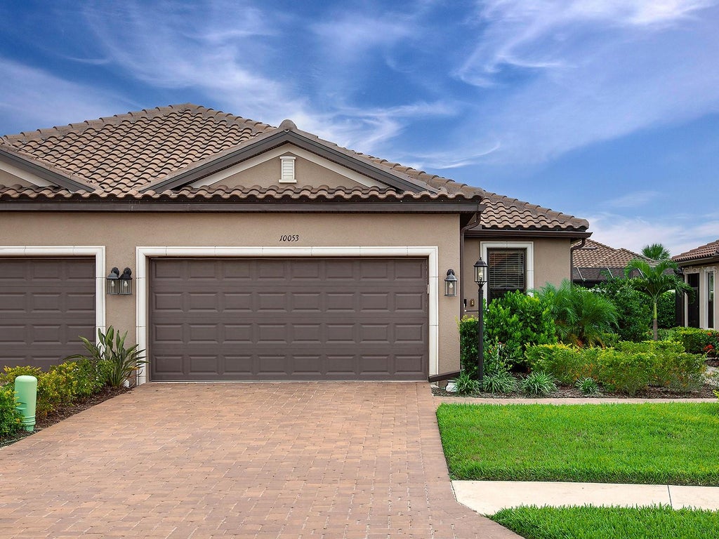Photo of 10053 Morning Mist Lane, Sarasota, FL 34241 (MLS # A4704278)