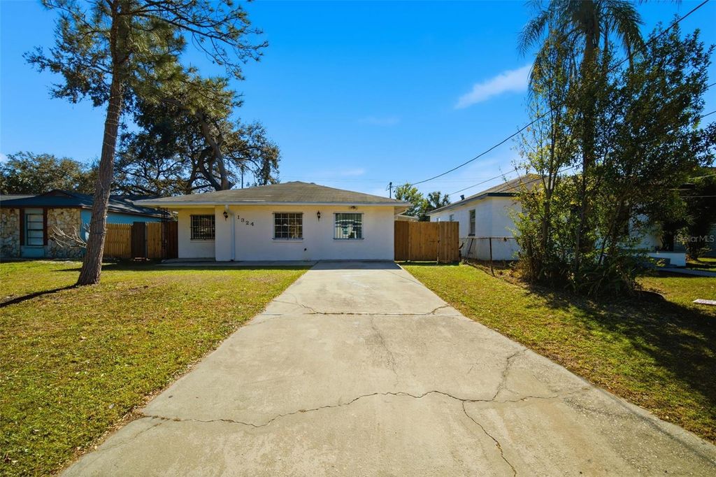 Photo of 1324 W Nassau Street, Tampa, FL 33607 (MLS # TB8472504)