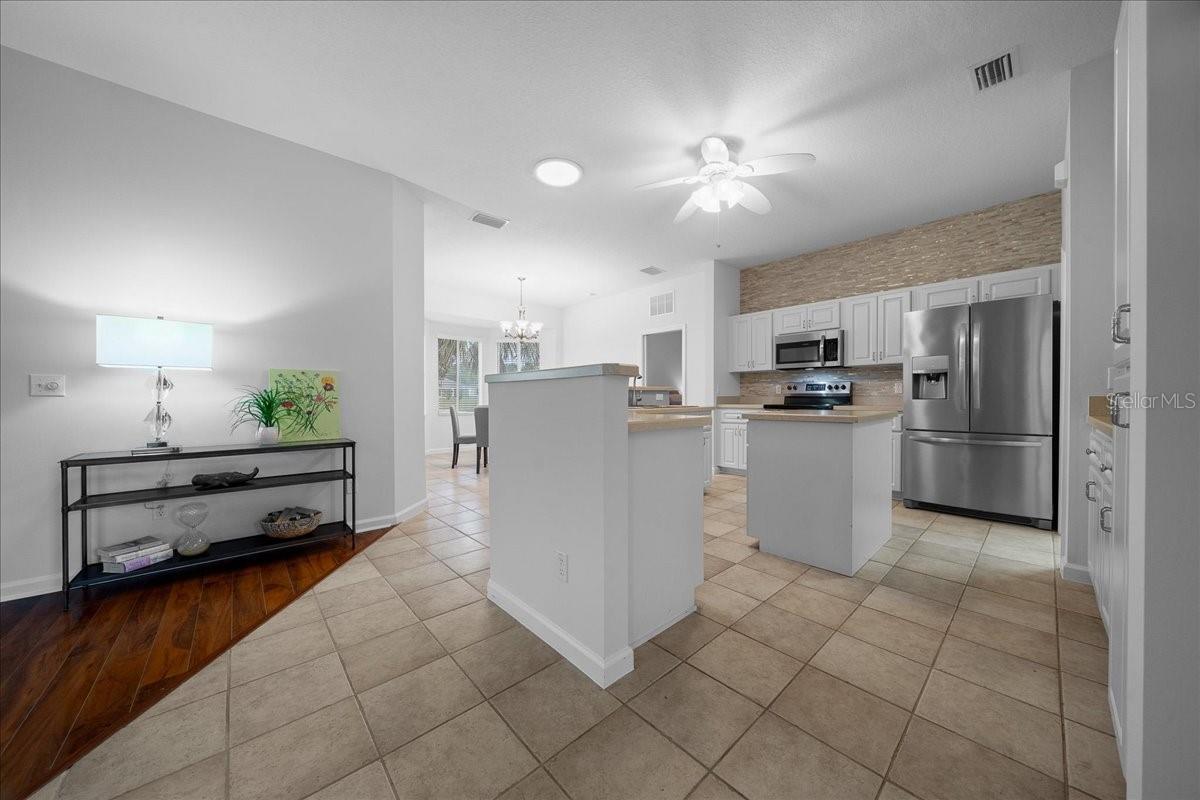 OCALA PALMS UN 09 - Residential Lease