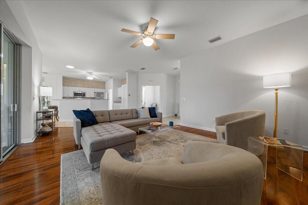OCALA PALMS UN 09 - Residential Lease
