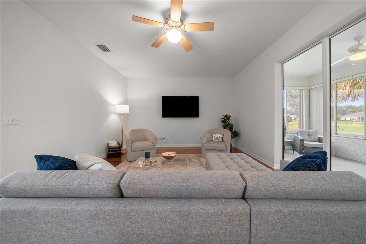 OCALA PALMS UN 09 - Residential Lease
