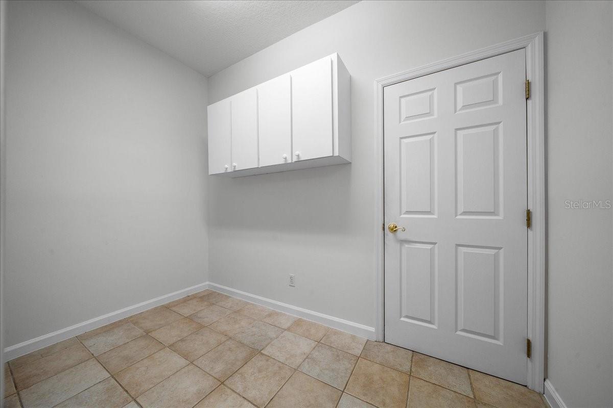 OCALA PALMS UN 09 - Residential Lease