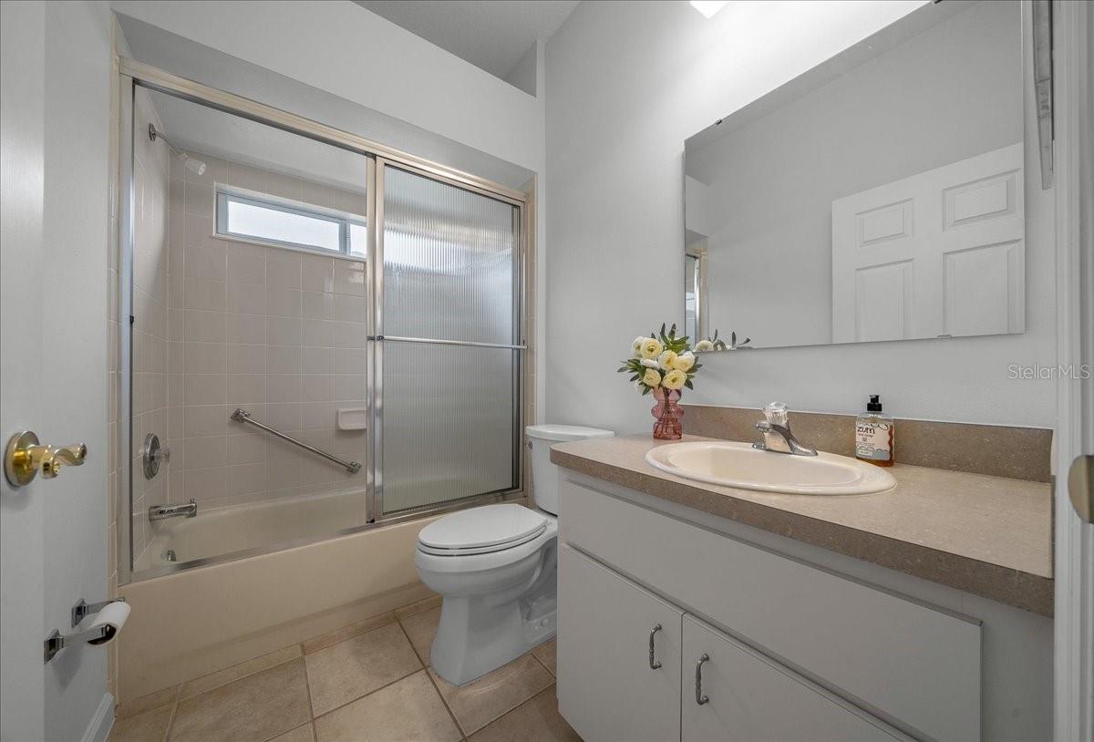 OCALA PALMS UN 09 - Residential Lease