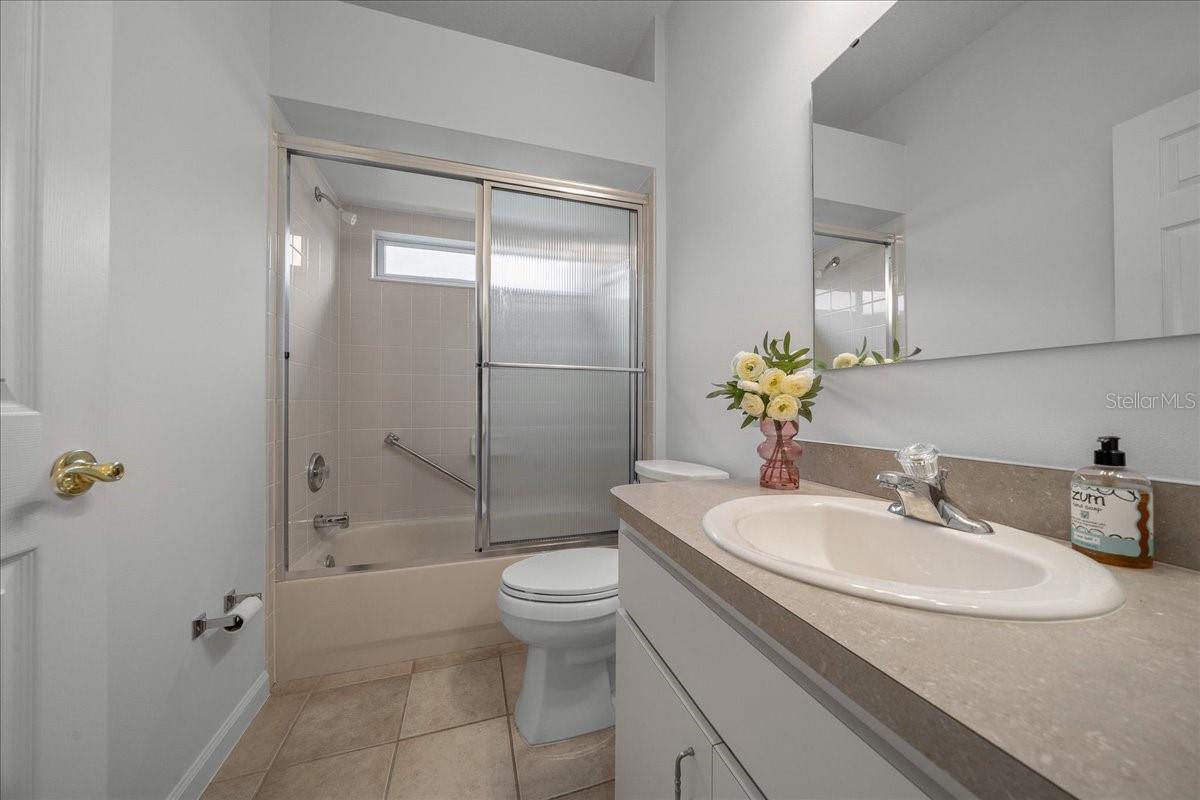 OCALA PALMS UN 09 - Residential Lease
