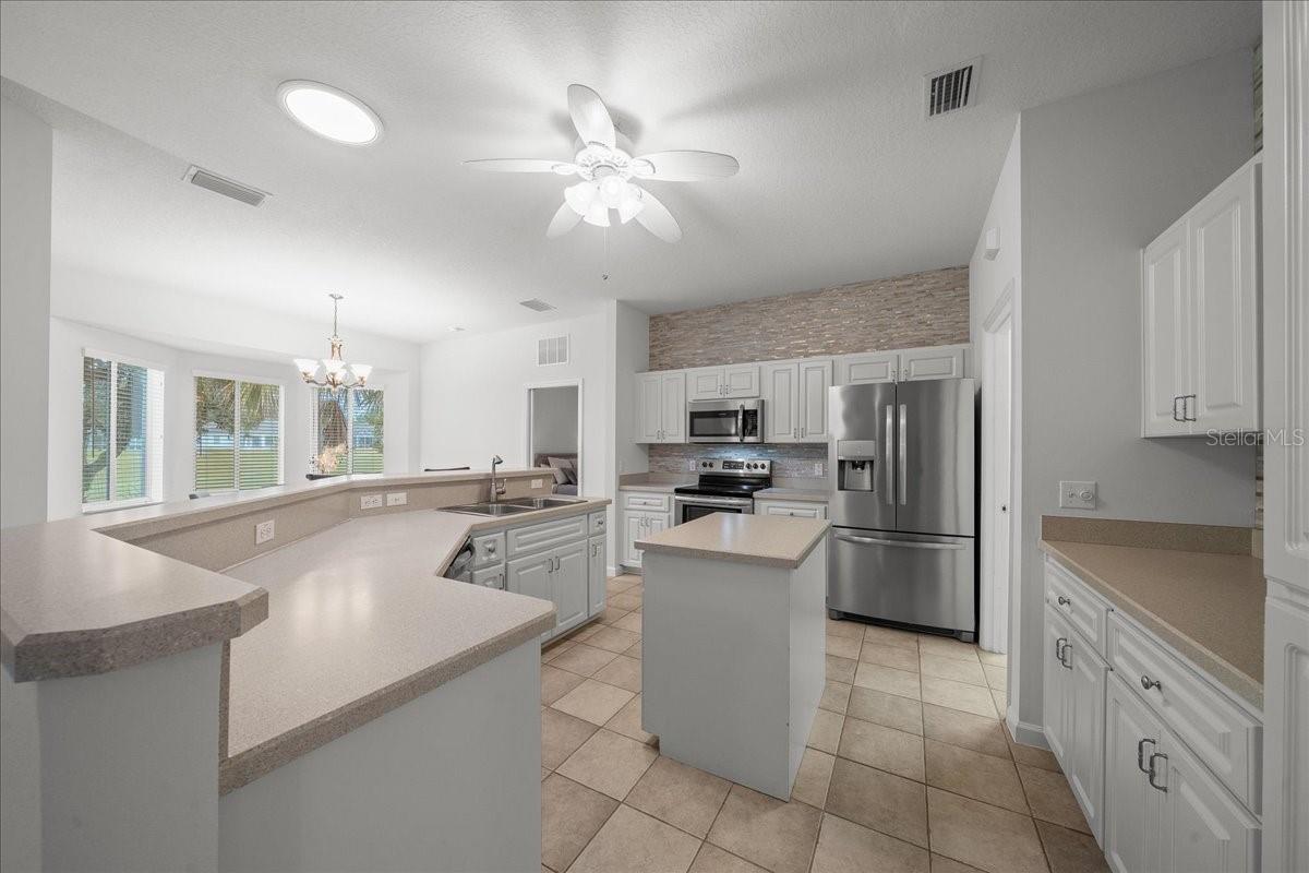 OCALA PALMS UN 09 - Residential Lease