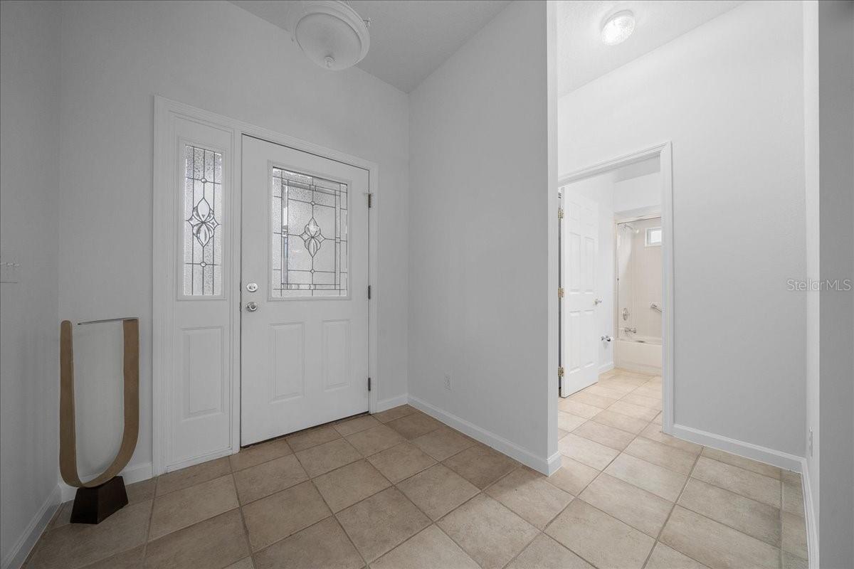 OCALA PALMS UN 09 - Residential Lease
