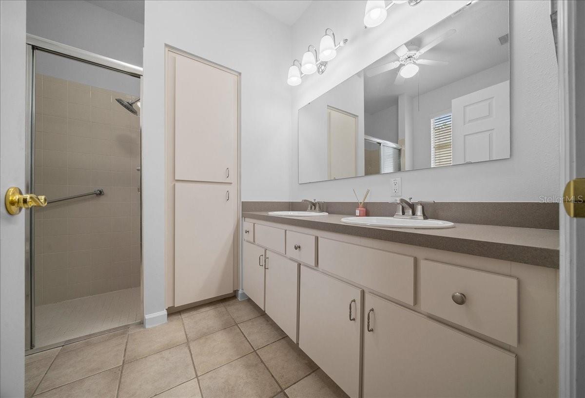 OCALA PALMS UN 09 - Residential Lease