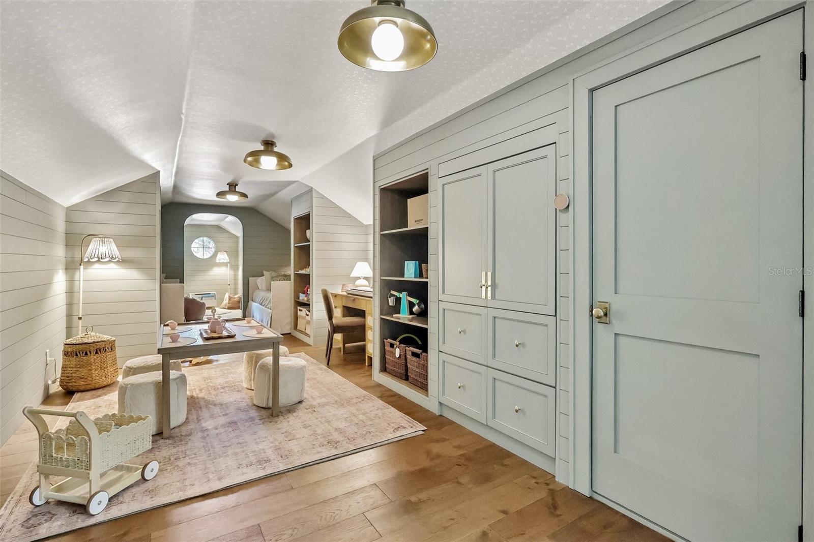 KEENES POINTE - Residential