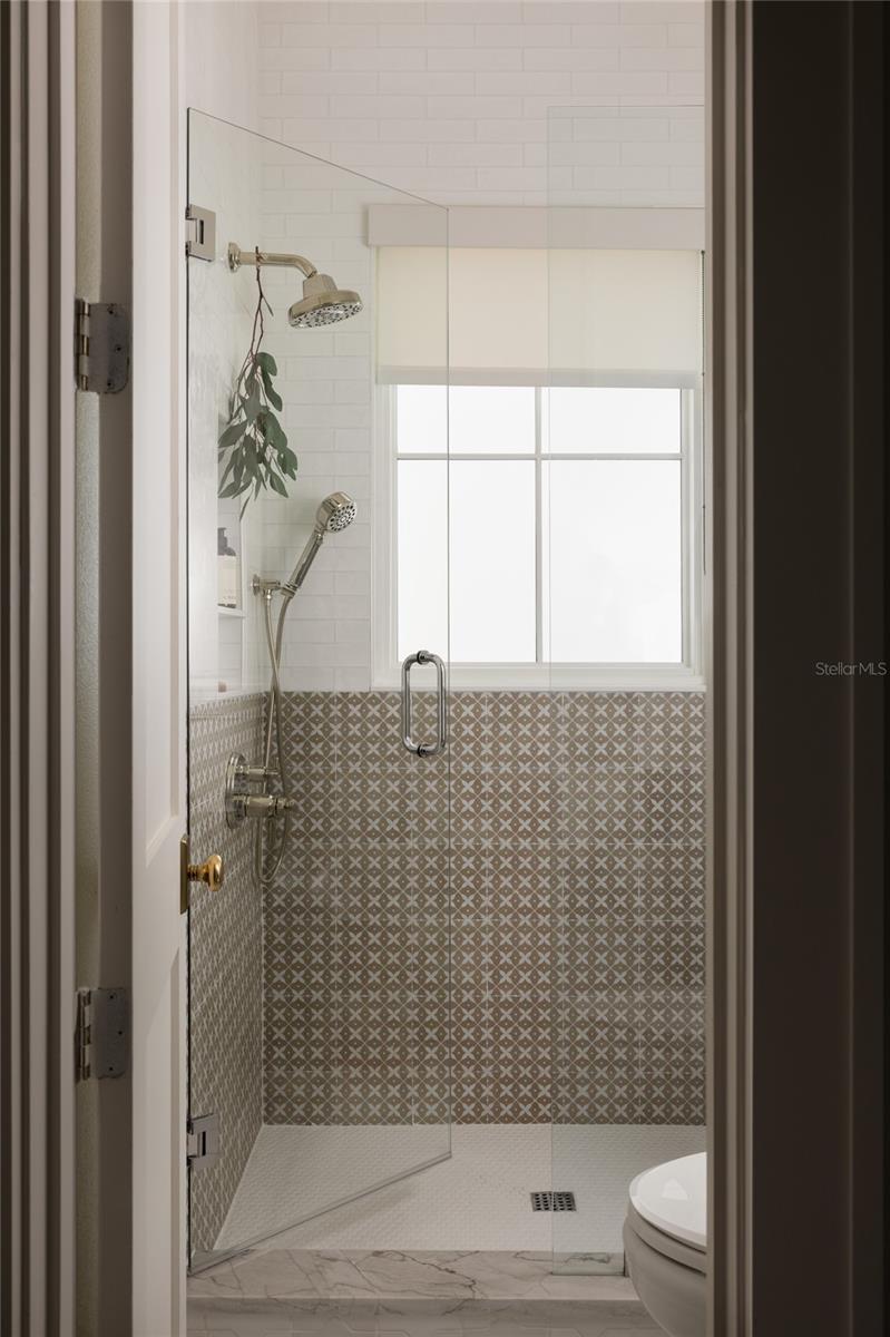 KEENES POINTE - Residential