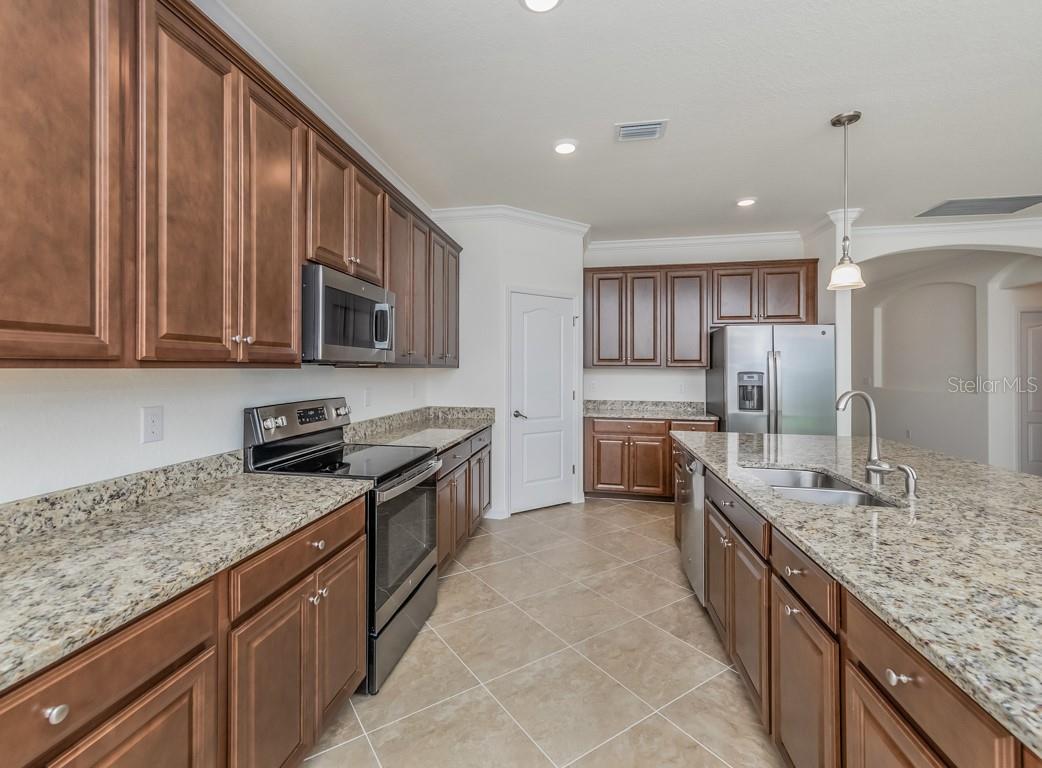 GRAN PARADISO - Residential Lease