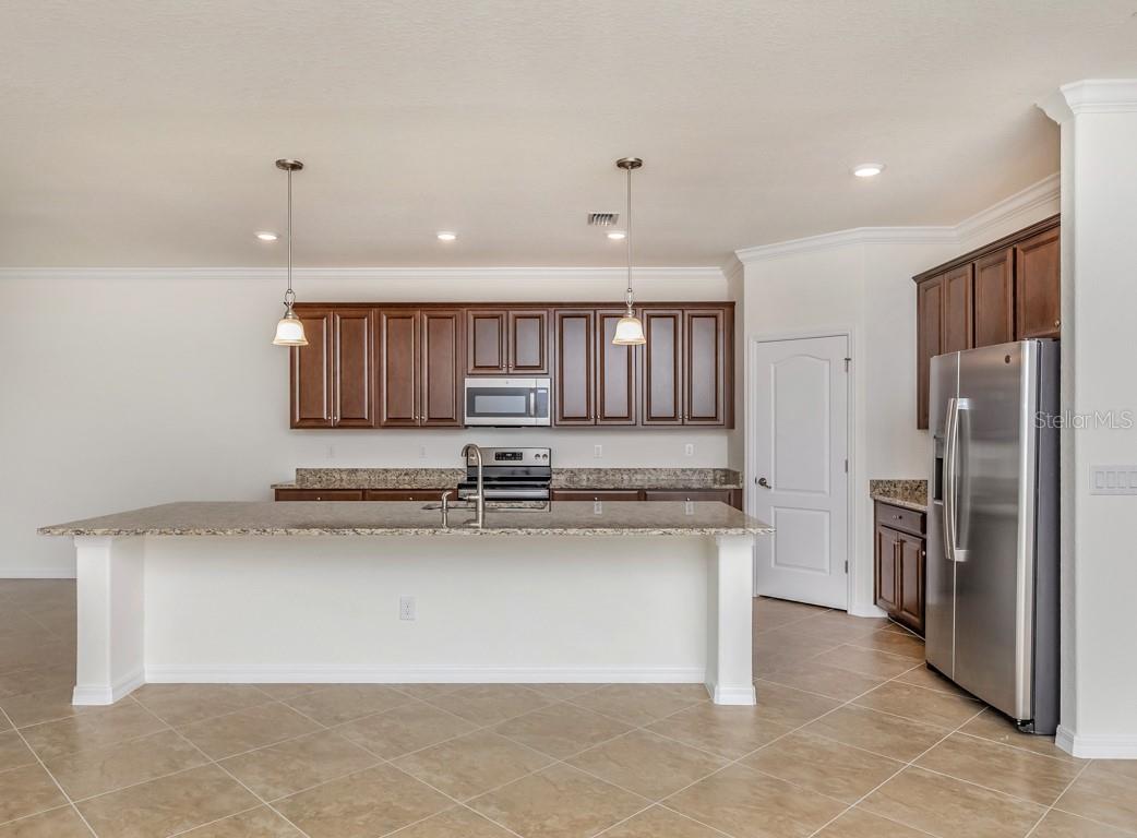 GRAN PARADISO - Residential Lease