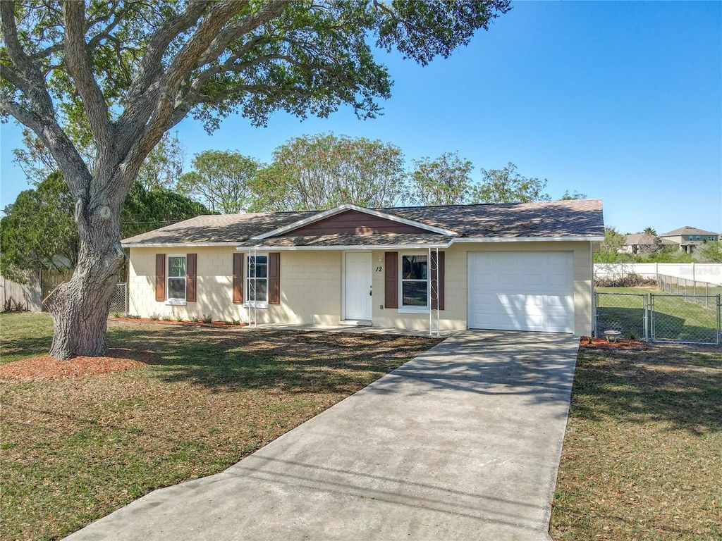 Photo of 12 Kristin Lane, Eustis, FL 32726 (MLS # G5109478)