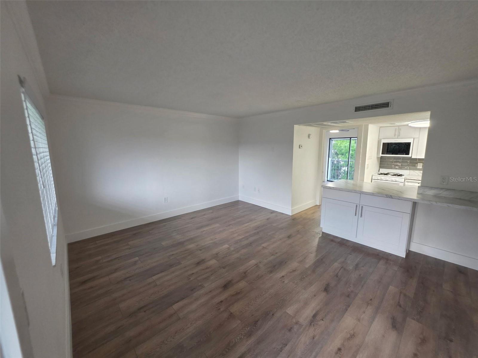 139 OYSTER BAY CIRCLE 300