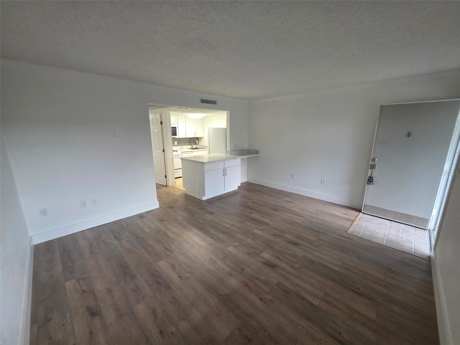 WATERSIDE AT CRANES ROOST - Residential