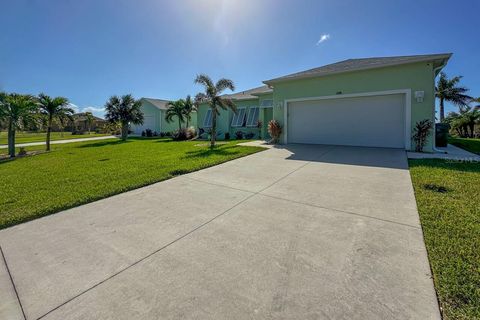 A home in PORT CHARLOTTE