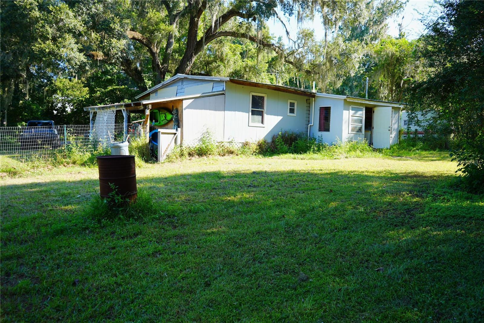 LAKE LINDSEY CITY - Residential