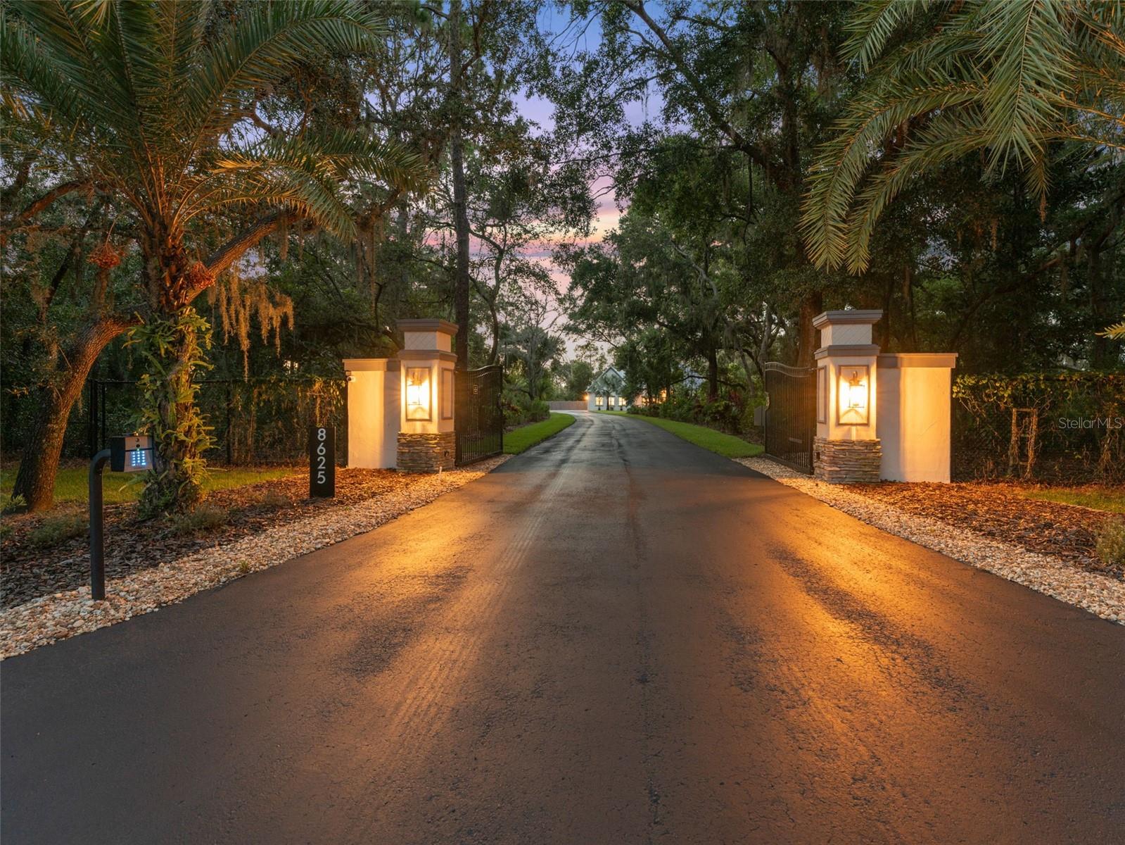 8625 TARPON SPRINGS ROAD