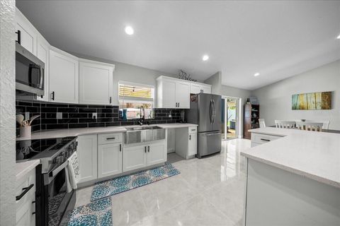 Tiny photo for 17 Holly Road, Ocala, FL 34472 (MLS # OM725078)