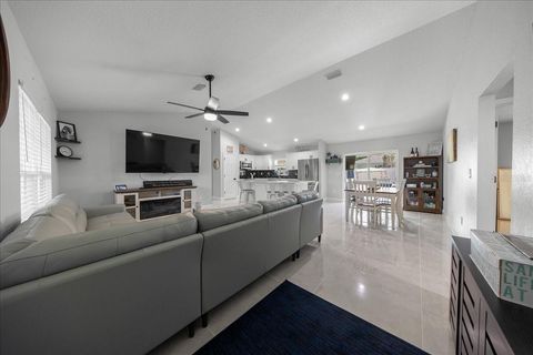 Tiny photo for 17 Holly Road, Ocala, FL 34472 (MLS # OM725078)