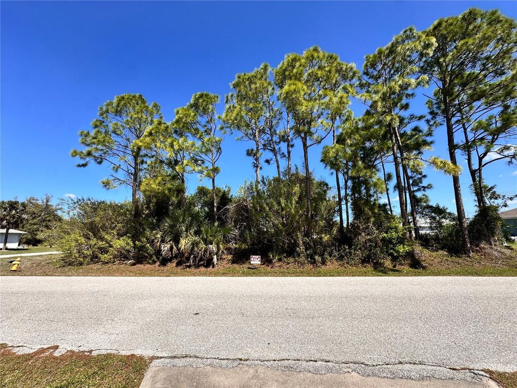 Photo of 22364 Albany Avenue, Port Charlotte, FL 33952 (MLS # C7523698)