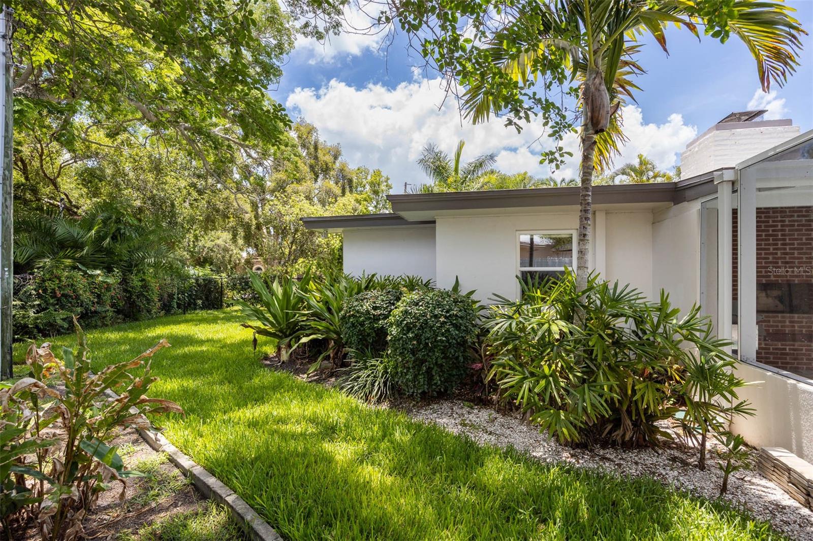 BAHAMA BEACH REP - Residential