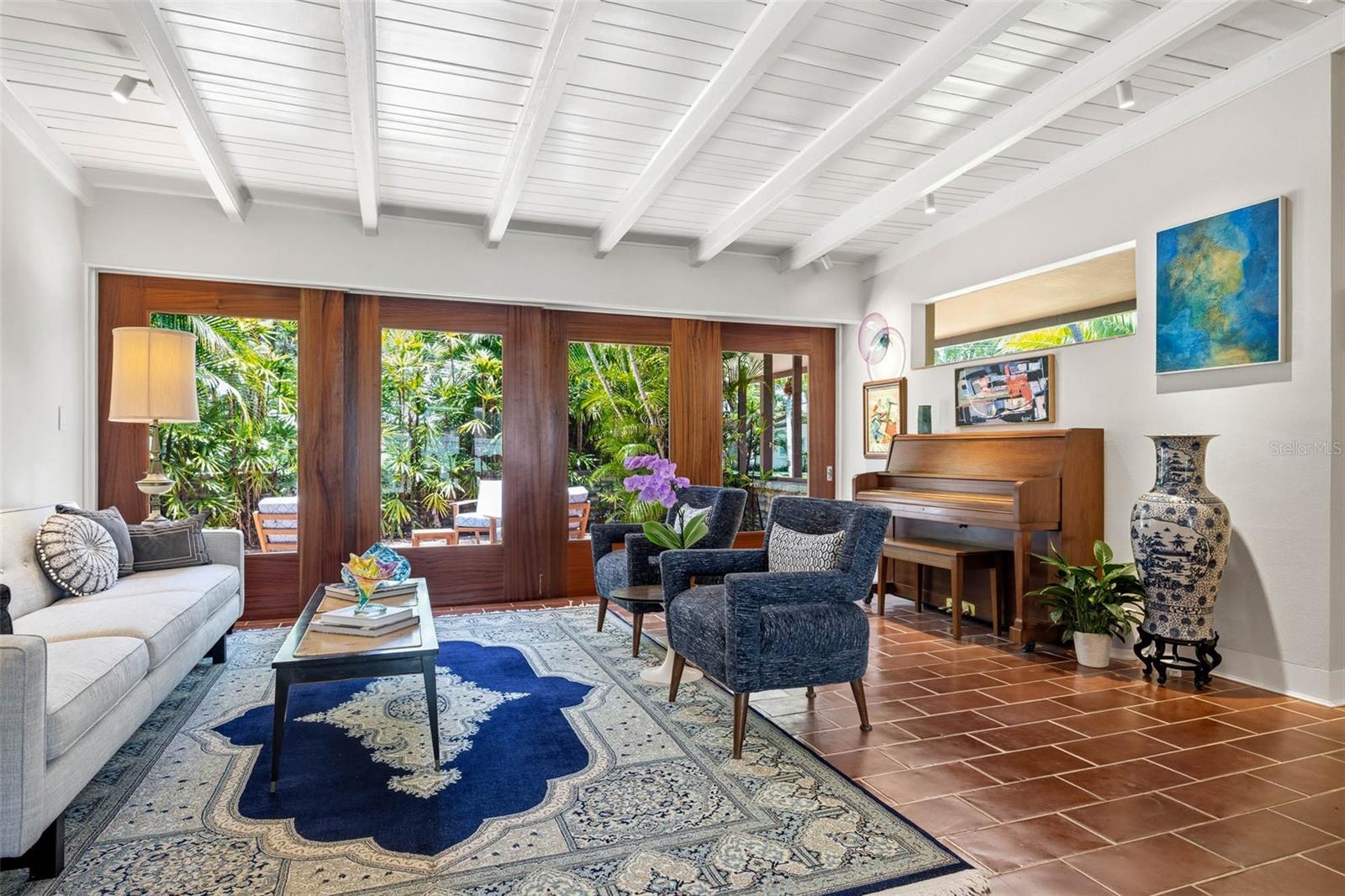 BAHAMA BEACH REP - Residential