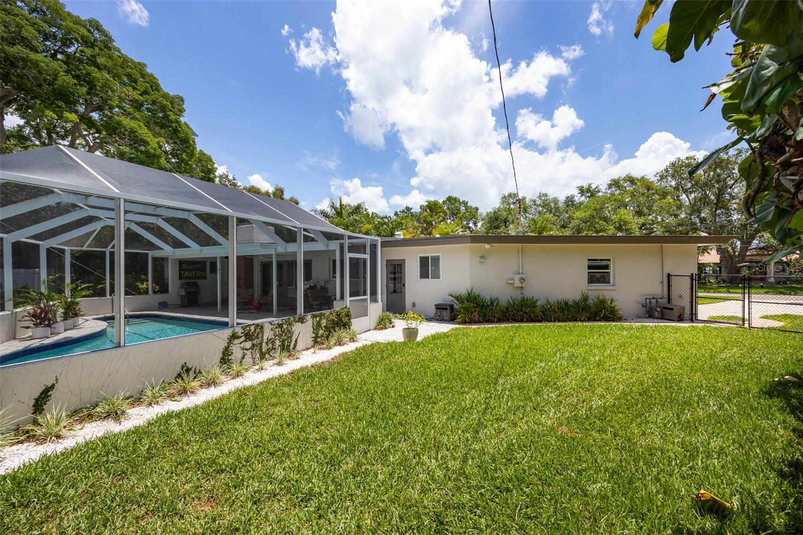 BAHAMA BEACH REP - Residential