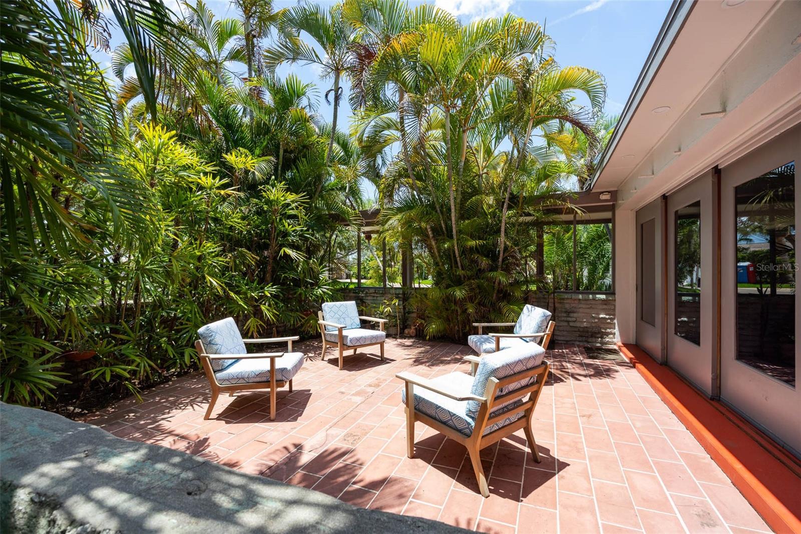 BAHAMA BEACH REP - Residential