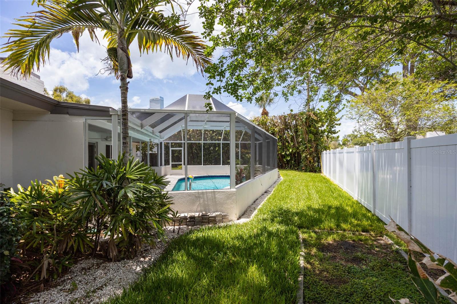 BAHAMA BEACH REP - Residential